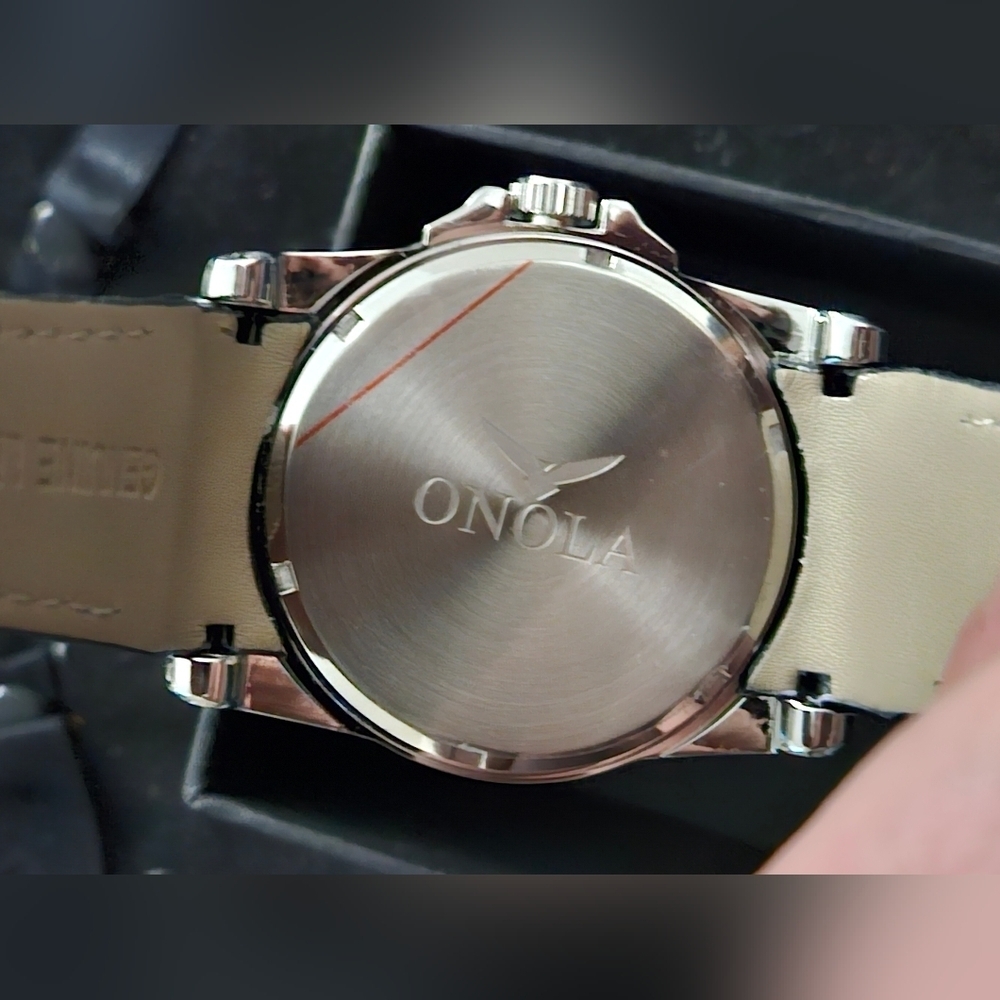 STUNNING ONOLA MILITARY WATCH NEW WITH TAGS AND BOX - Picture 5 of 7